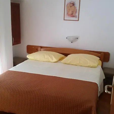 Apartman With Wifi Rab - 14427 Palit